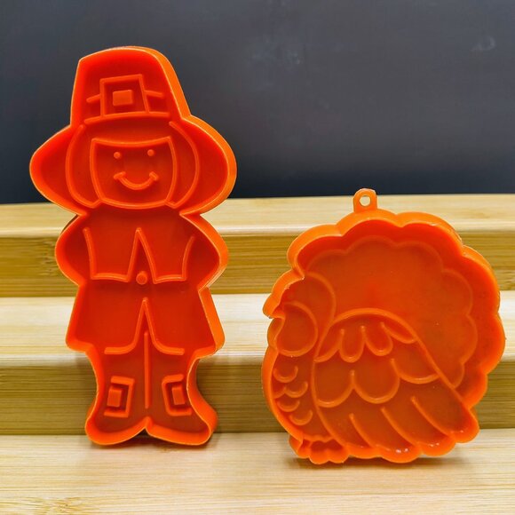 Vintage Lot Hallmark Holiday Large Cookie Cutters 3-5" Christmas Thanksgiving - Picture 2 of 7